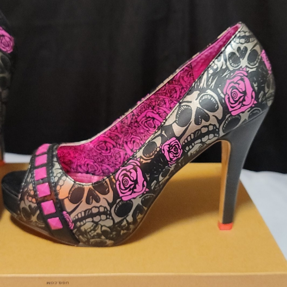 COPY - IRON FIST HEELS 👠 PINK BLACK SILVER size 7